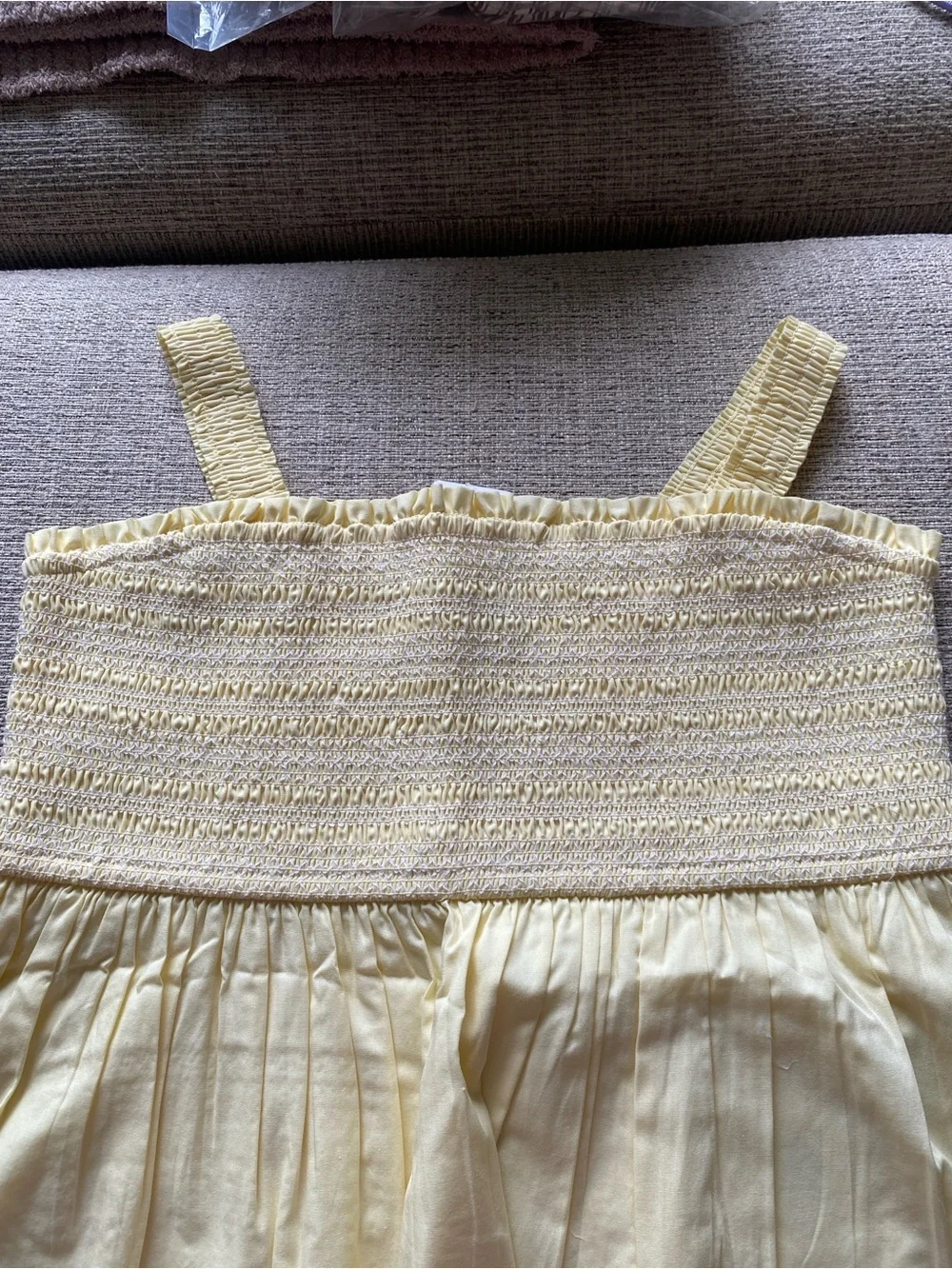 Abercrombie and Fitch 2-in1 Convertible Tank Top in Soft Yellow - Picture 4 of 9